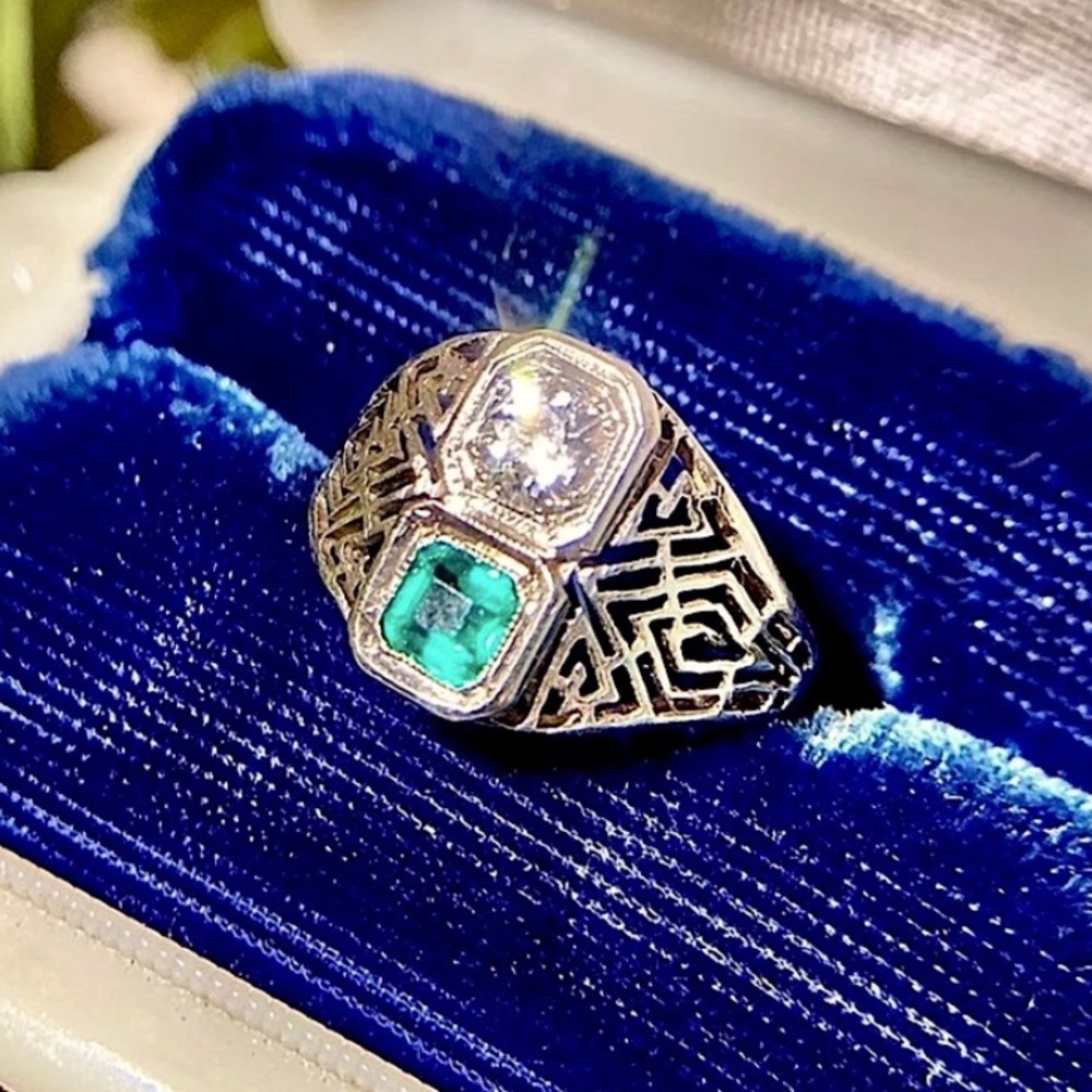 RARE Estate Ring! Solid Gold OLD European Cut Diamond and Green Emerald ring - Picture 10 of 15